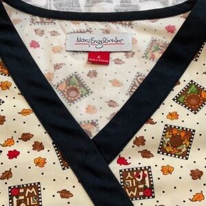 Mary Engelbreit nursing hospital scrub top size Small